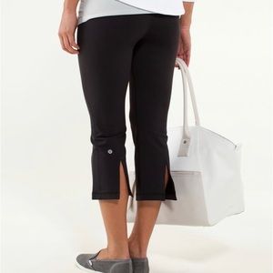 LULULEMON Gather & Crow Crop Leggings Blue-Dark Gray Size 8